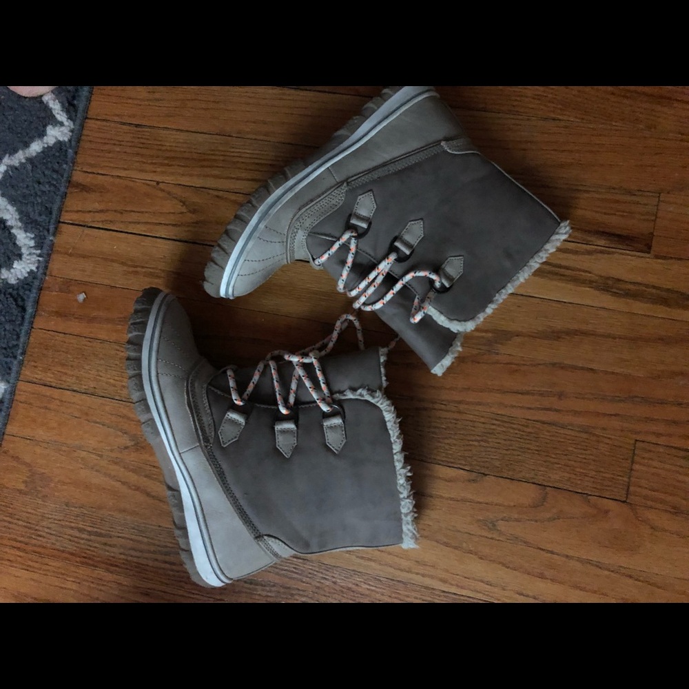 Steve Madden ankle snow boots